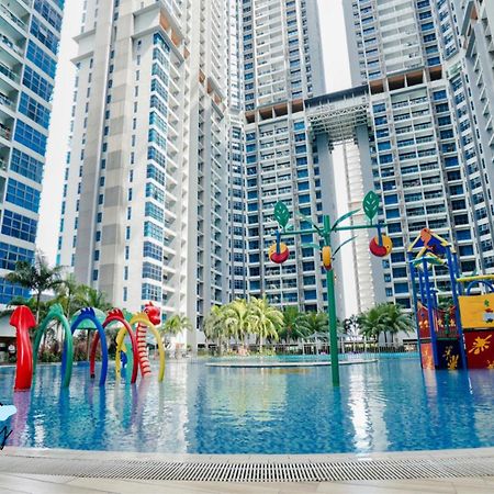 Atlantis 8-12Pax/Netflix/Video Game/5Min To Jonker Apartment Malacca Exterior photo